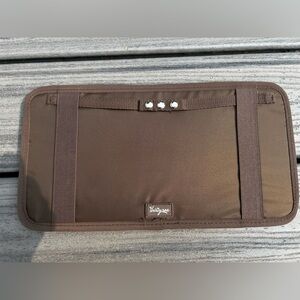 Thirty-One Made in the Shade Pocket